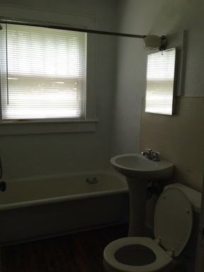 219 W Meadow St #01 - Photo 2 of 5