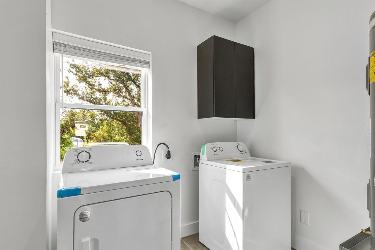 213 Lynn Dr #202 - Photo 7 of 36