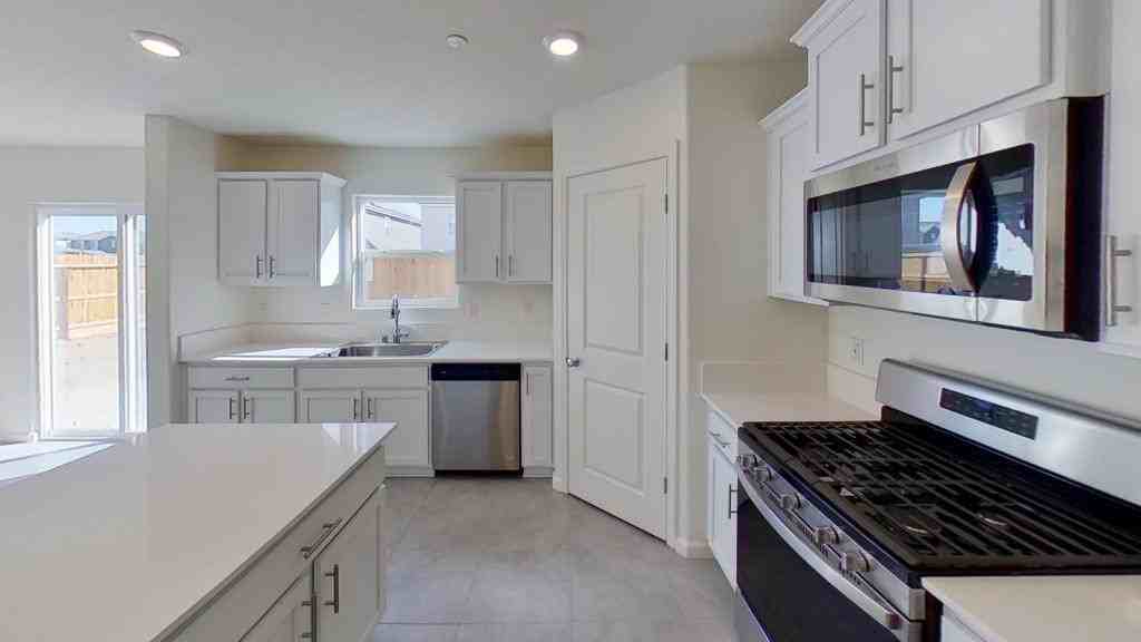 710 Jessie Dr - Photo 2 of 5