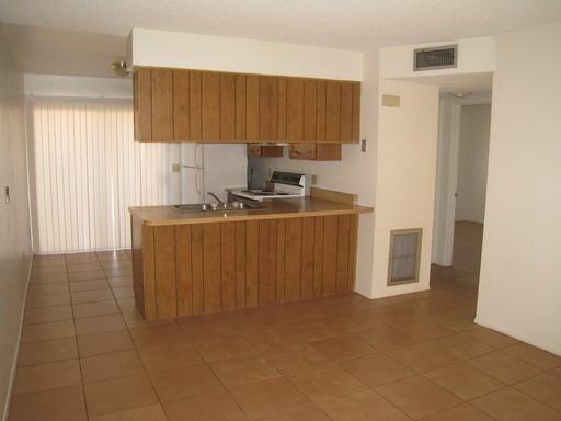 2675 N Alvernon Way - Photo 3 of 7