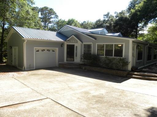 2001 Club House Dr - Photo 2 of 29