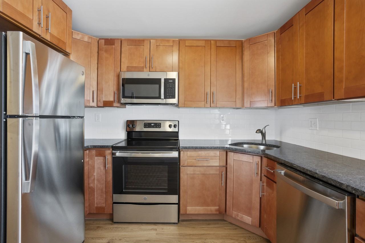 1924 E Passyunk Ave #B - Photo 2 of 11