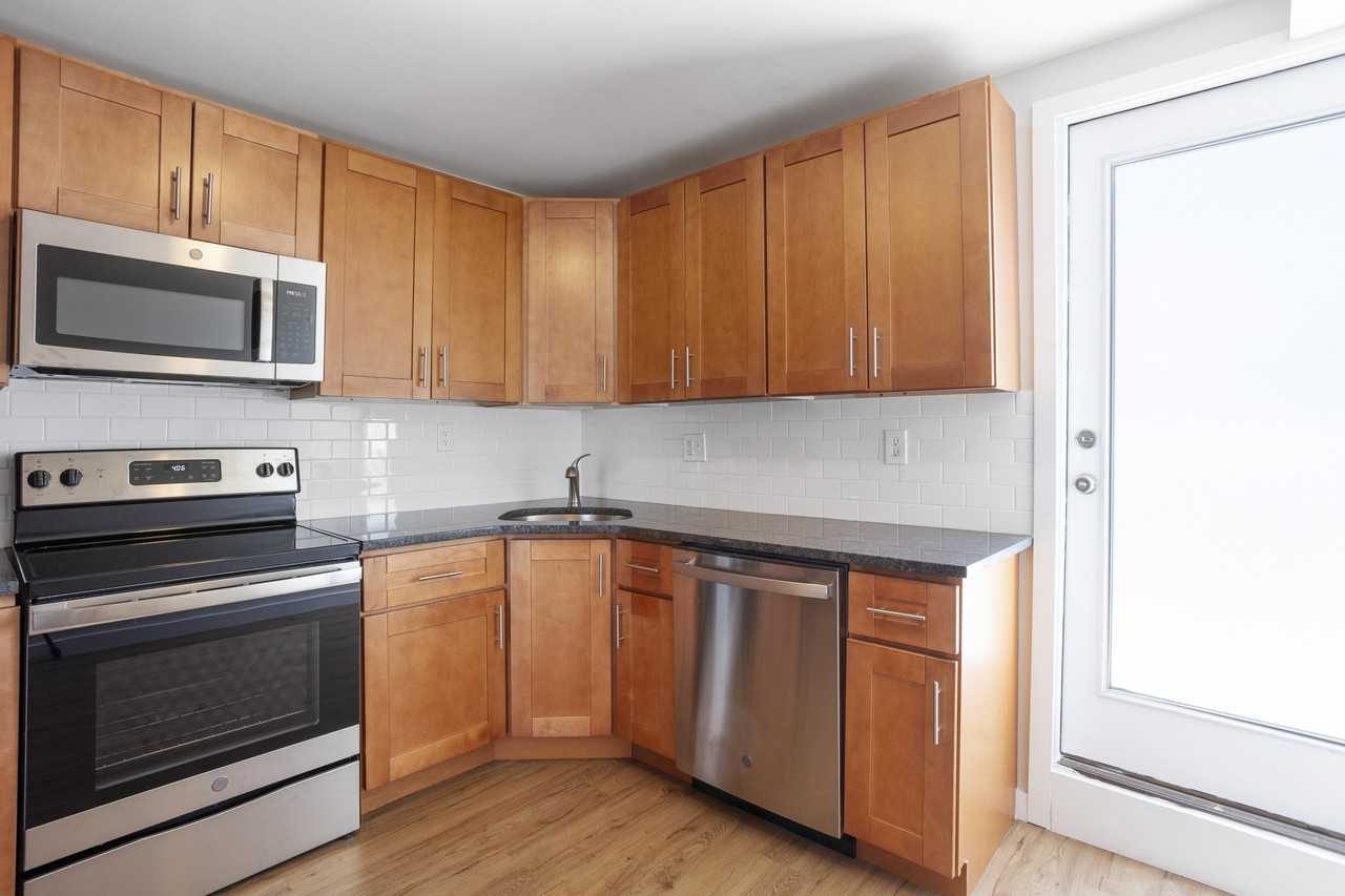 1924 E Passyunk Ave #B - Photo 3 of 11