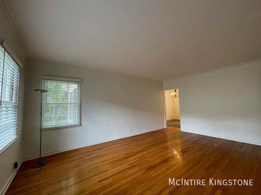 220 S Oakland Ave #D - Photo 2 of 22