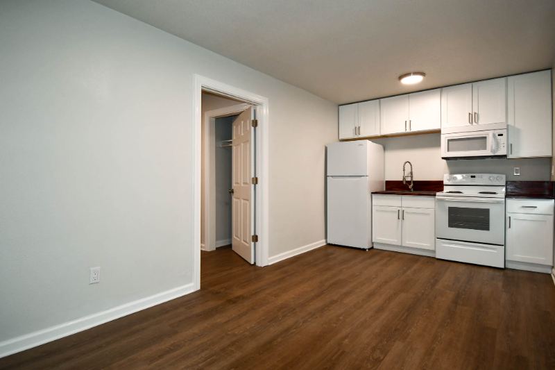 5094 J E L Dr #5 - Photo 3 of 8