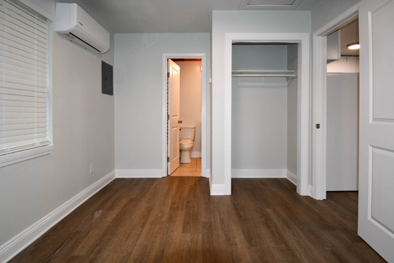 5094 J E L Dr #5 - Photo 5 of 8