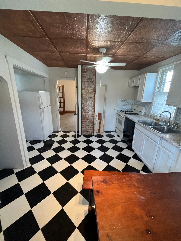 313 Washington Ave - Photo 7 of 12