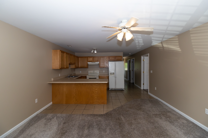 71 Sutton Dr #71 - Photo 2 of 4