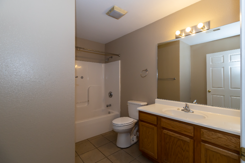 71 Sutton Dr #71 - Photo 3 of 4
