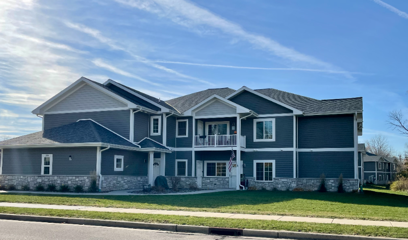 206 S 6th St - Photo 2 of 25