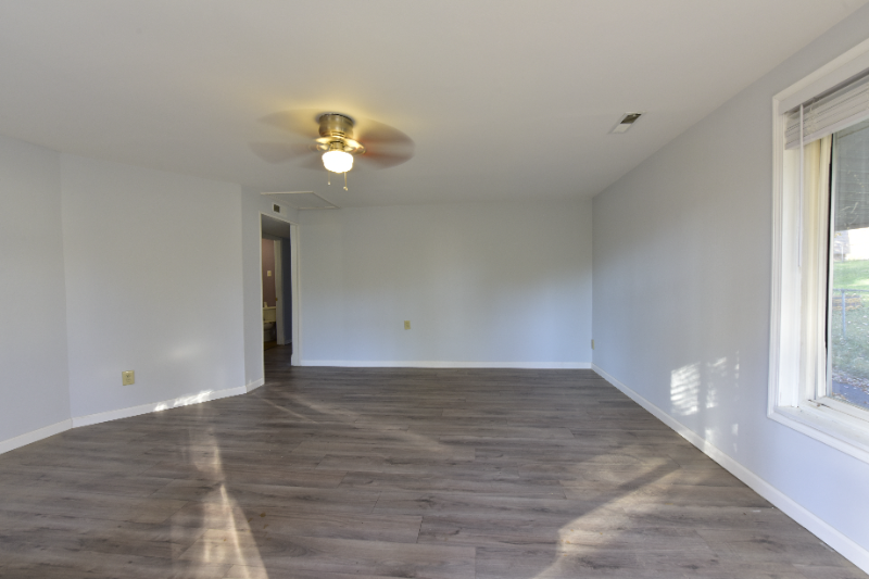 428 Rosslyn Ave - Photo 2 of 25