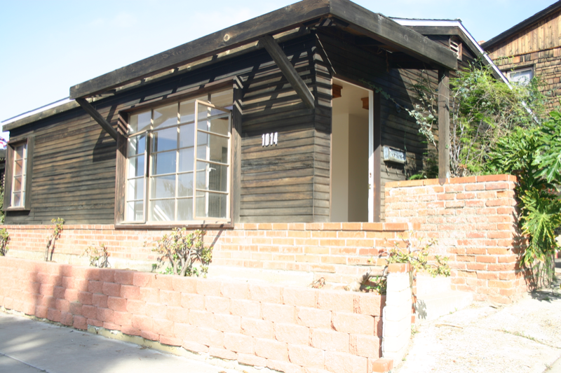 1014 Tourmaline St - Photo 4 of 26