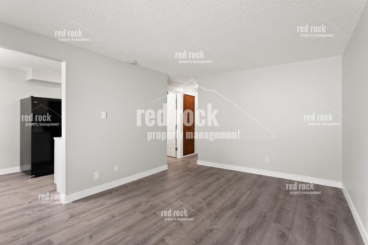 2424 E Diamond Ave #1 - Photo 5 of 23