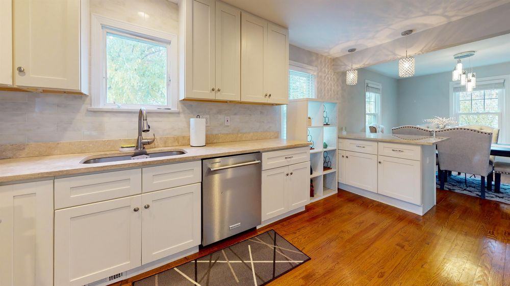 34 Wood Ave - Photo 2 of 36