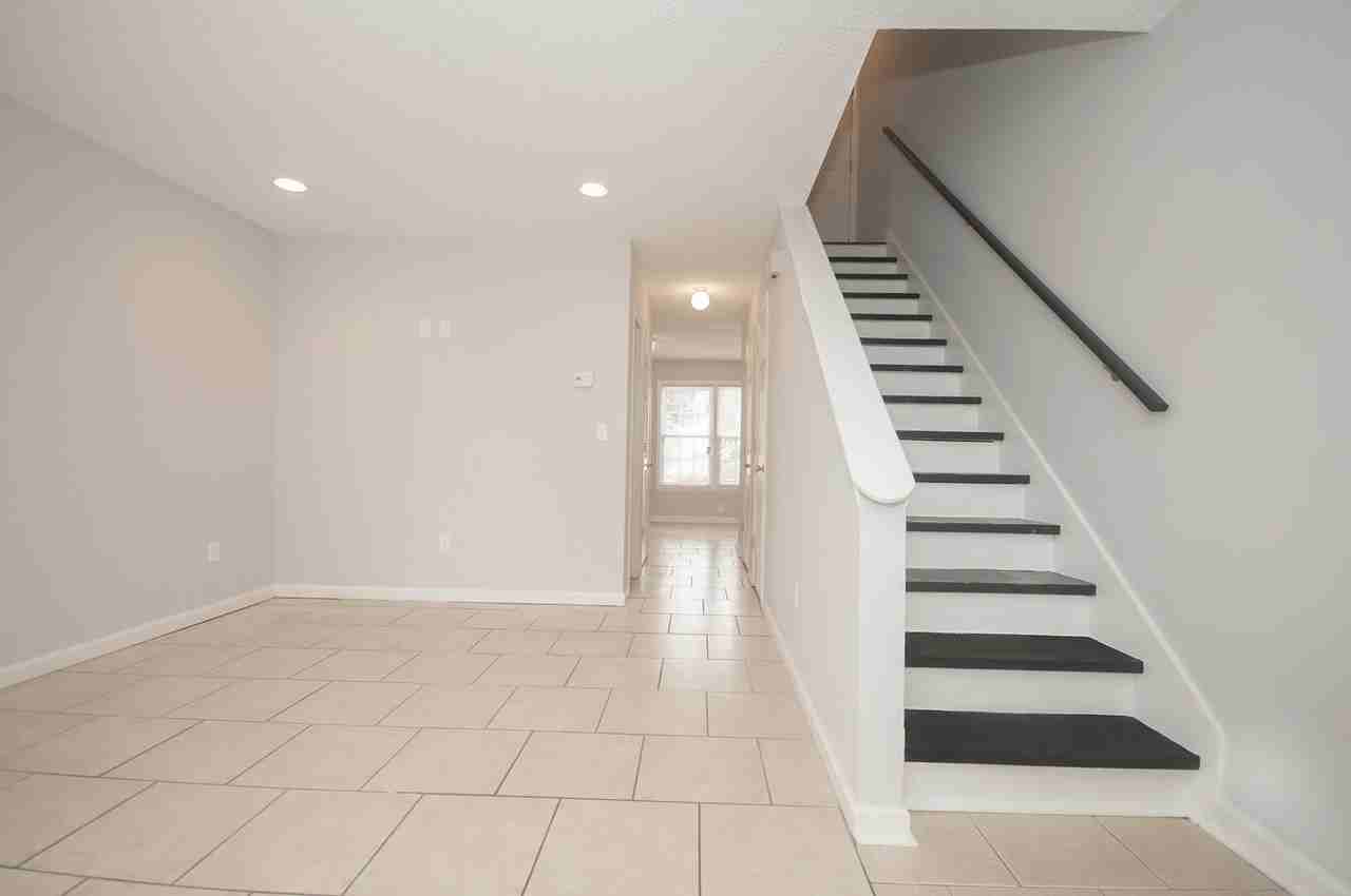 9 Anderson Ave #B - Photo 2 of 11