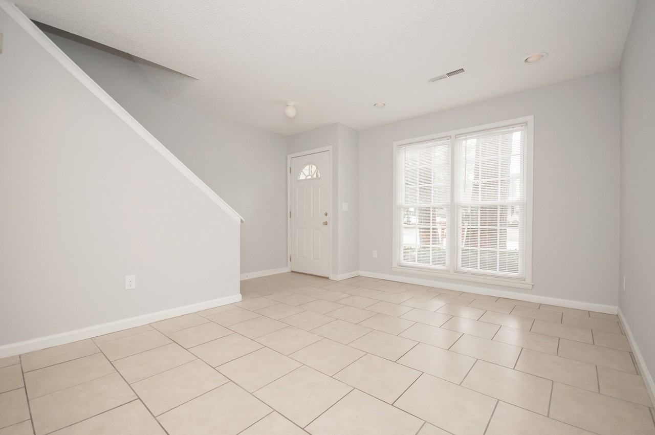 9 Anderson Ave #B - Photo 5 of 11