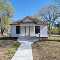 featured image of 300 West 5th Street #1