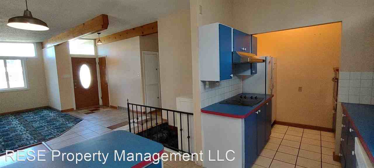 2190 E Lincoln Ln - Photo 3 of 30