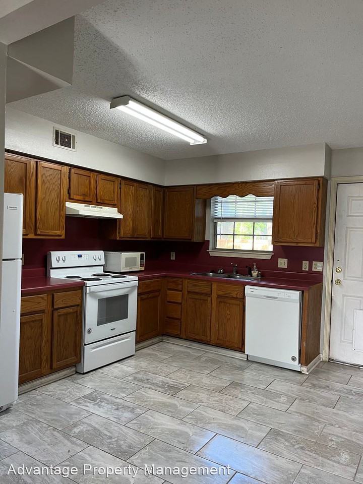 515 3rd Ave - Photo 3 of 6