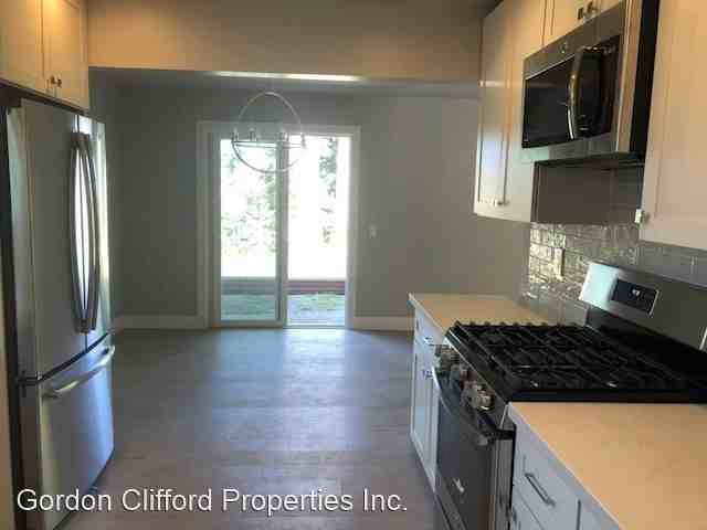 638 Larchmont Dr - Photo 2 of 18