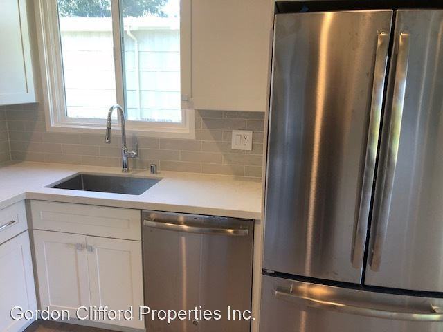 638 Larchmont Dr - Photo 3 of 18