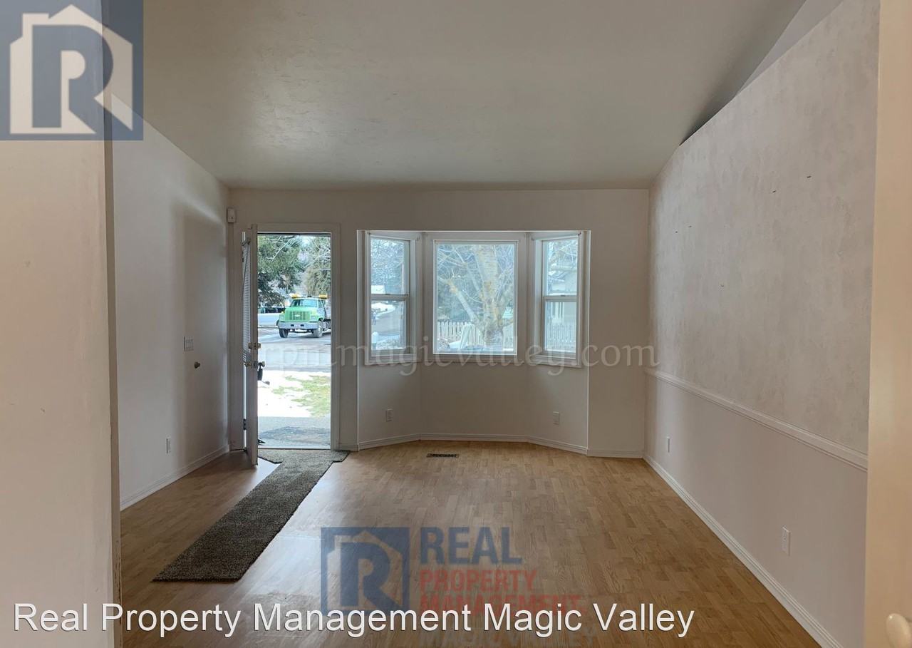 418 N Cherry St - Photo 2 of 29