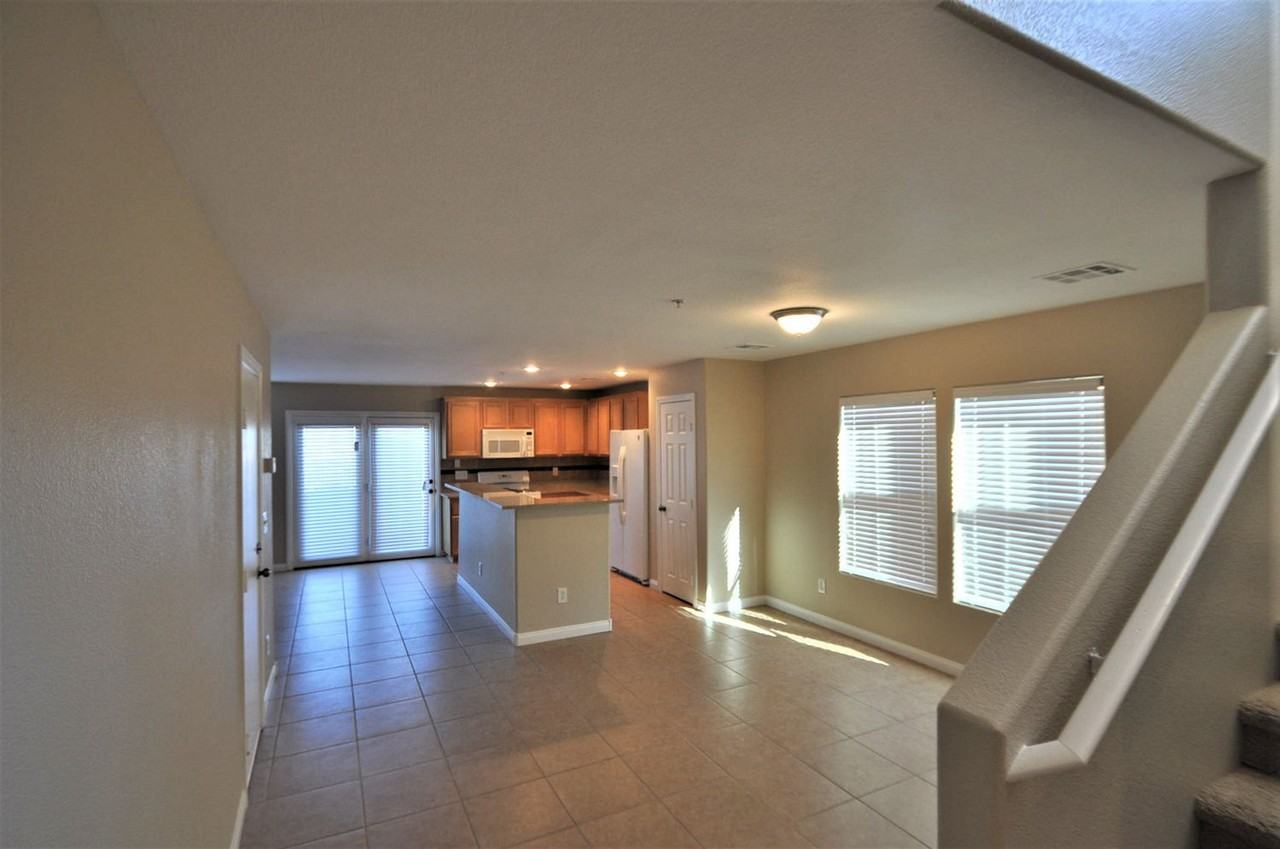 1145 Paradise Vista Dr - Photo 2 of 9