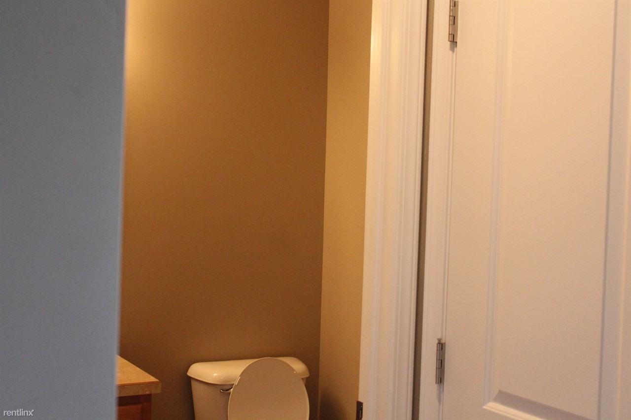 916 Maggie Ct - Photo 2 of 27