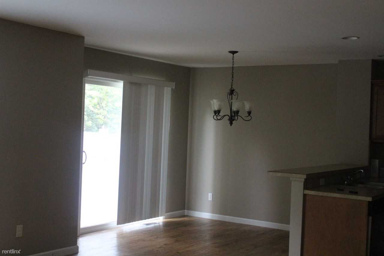 916 Maggie Ct - Photo 3 of 27