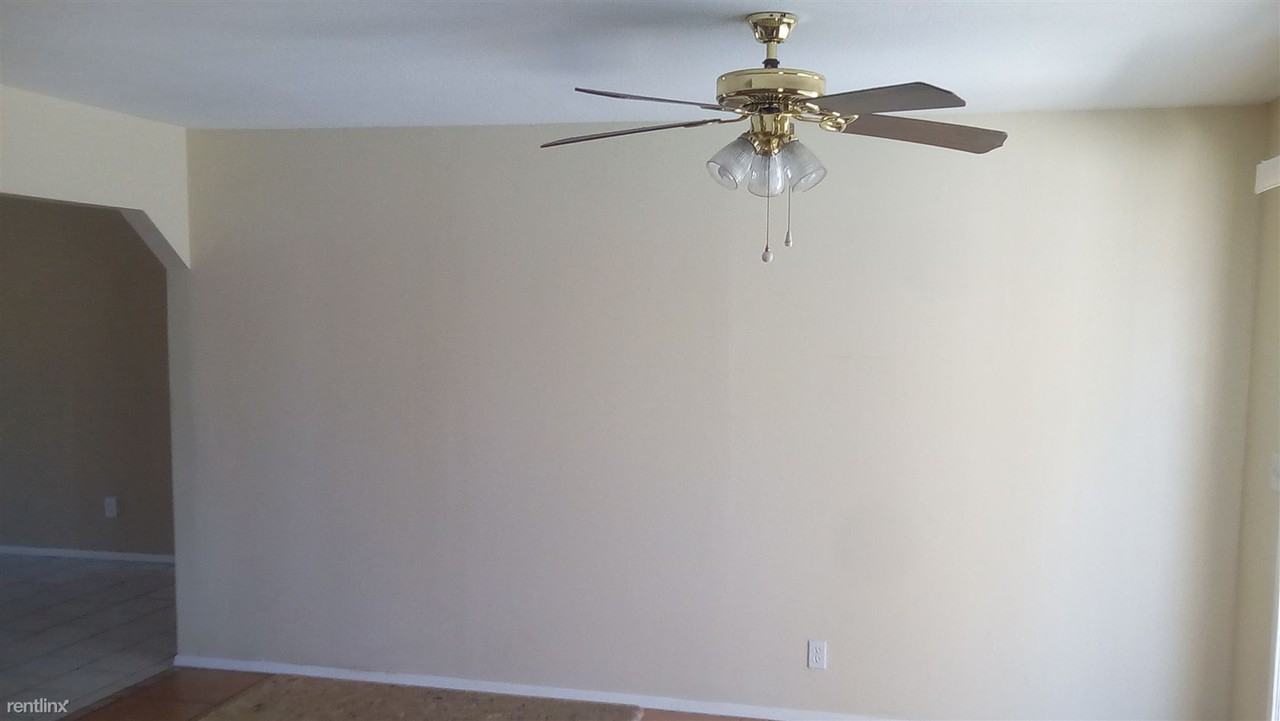 9660 N 71st Ave - Photo 3 of 12