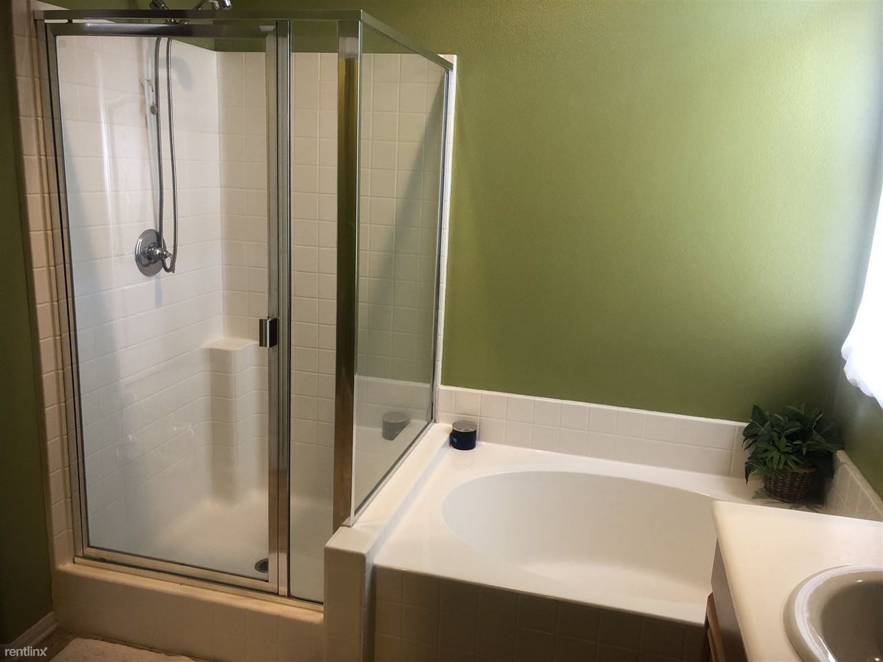 710 Multnomah Ct - Photo 2 of 15