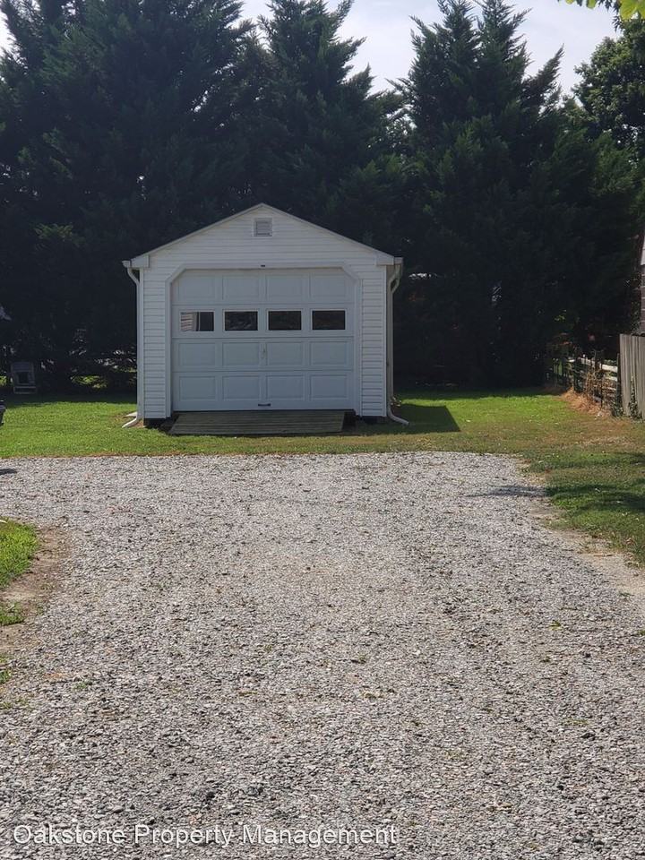 524 Daingerfield St - Photo 3 of 10