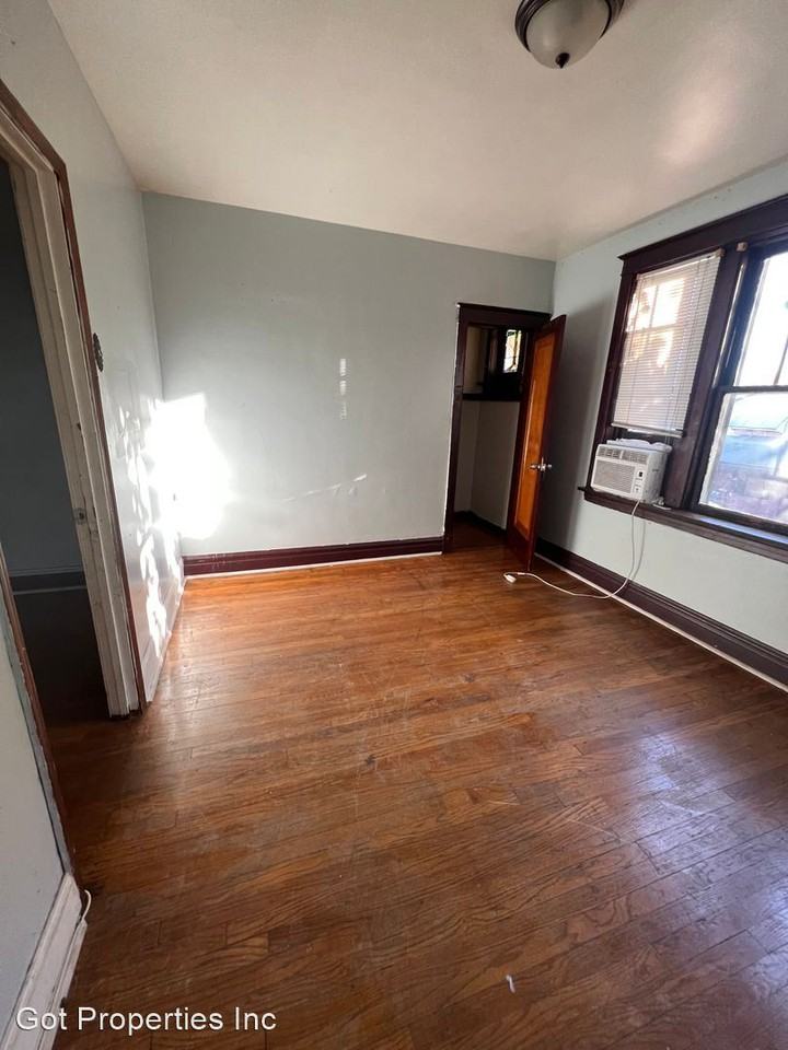 4259 Ellenwood Ave - Photo 2 of 13