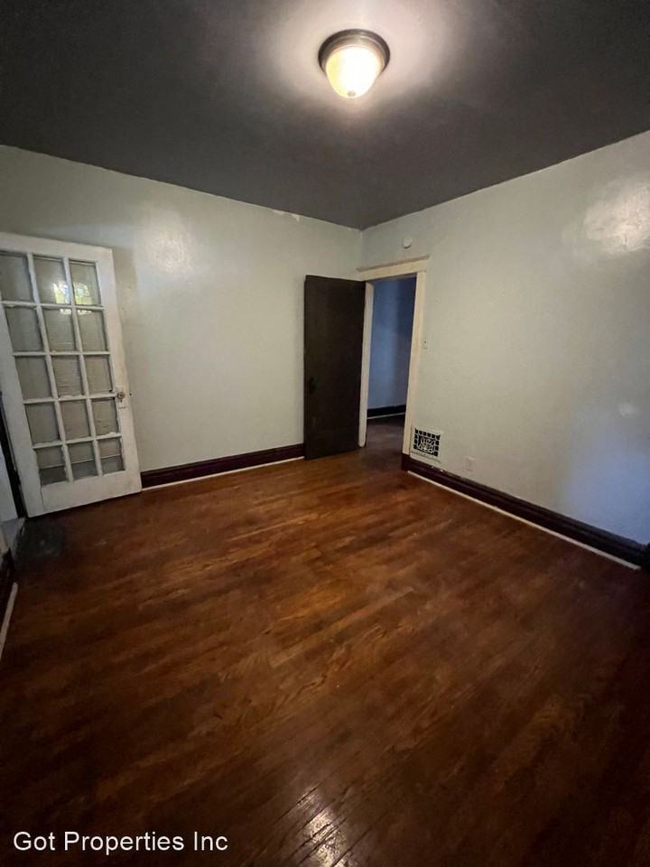 4259 Ellenwood Ave - Photo 3 of 13