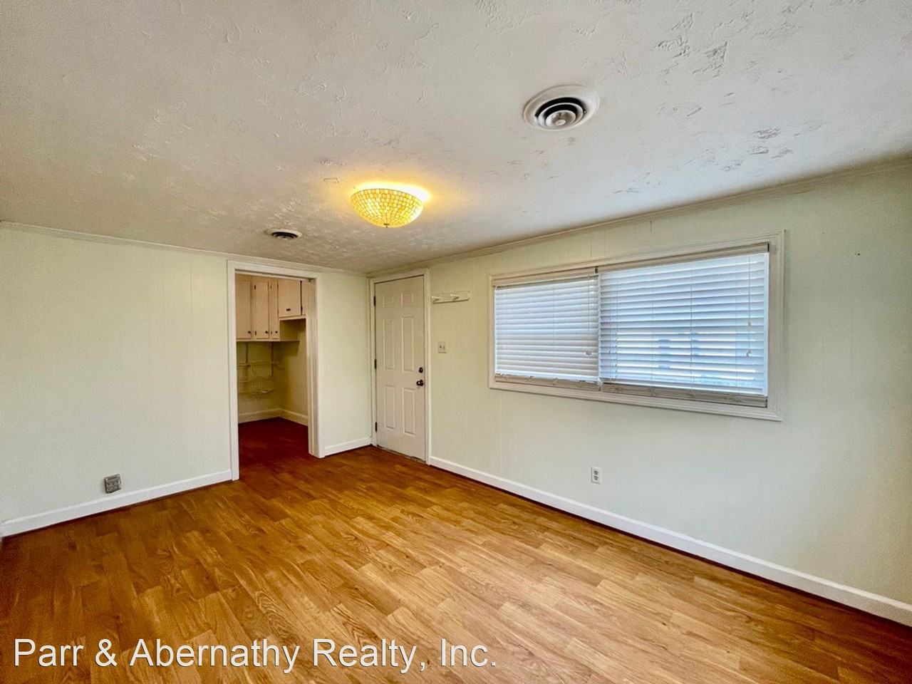 1109 Smithfield Ave - Photo 2 of 37