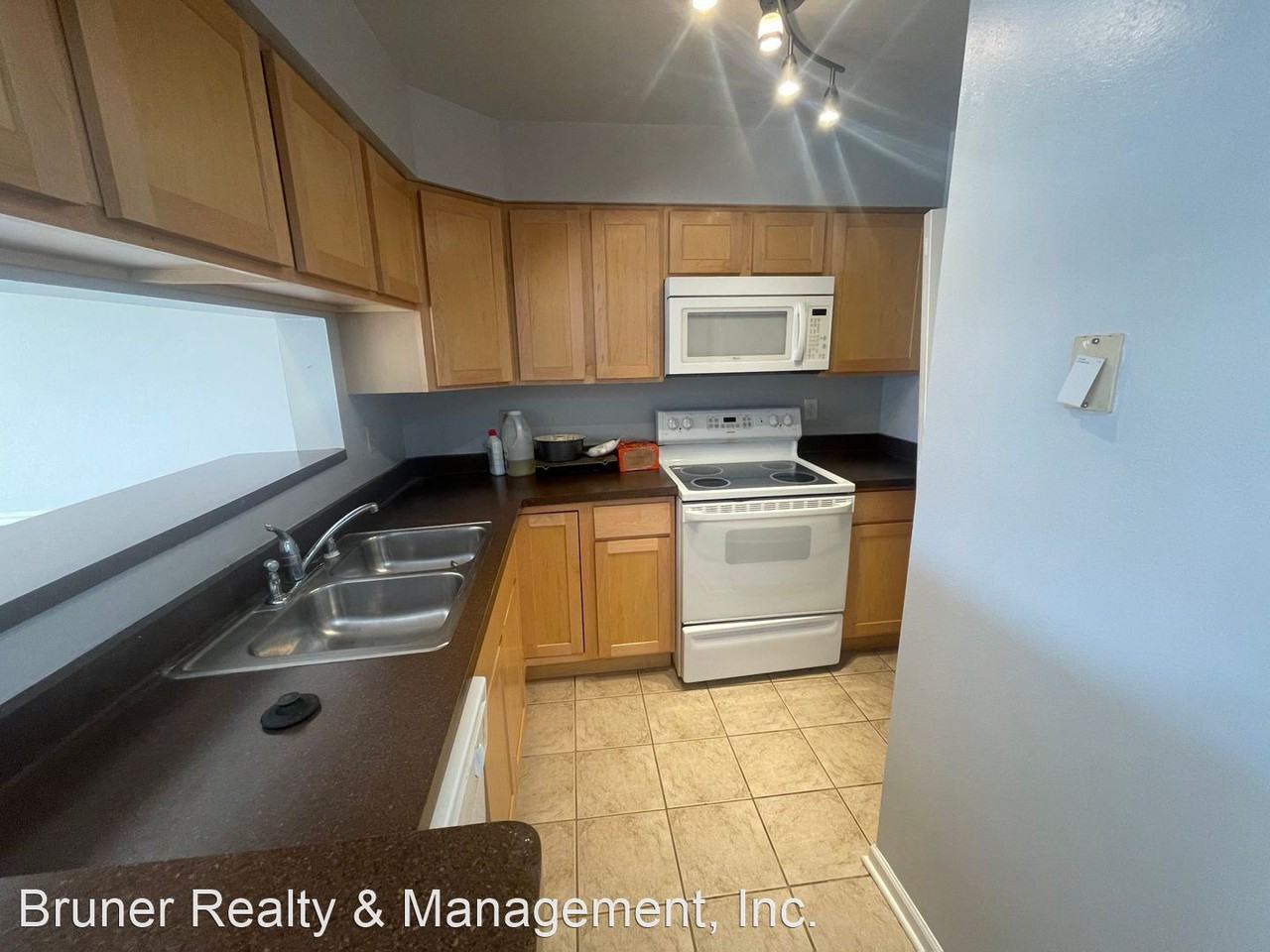 Harbor House Dr - Photo 3 of 11