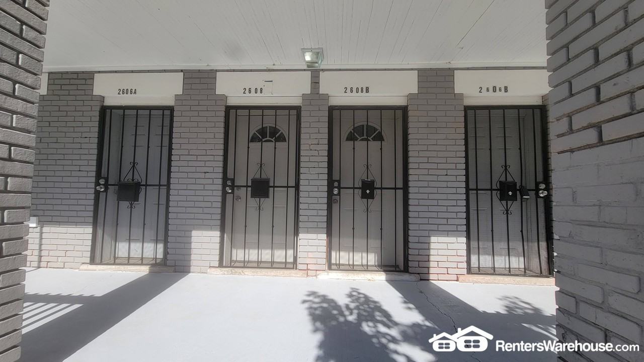 2608 E 23rd St - Photo 3 of 10