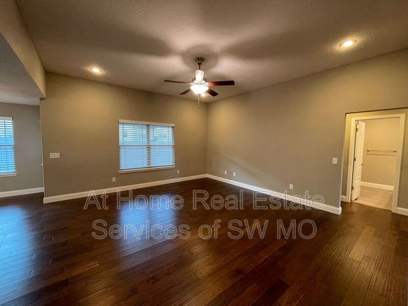 1659 N Eagle Valley Ln - Photo 2 of 15
