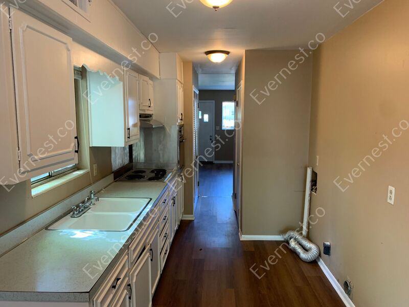 913 52nd Way N #B - Photo 3 of 18