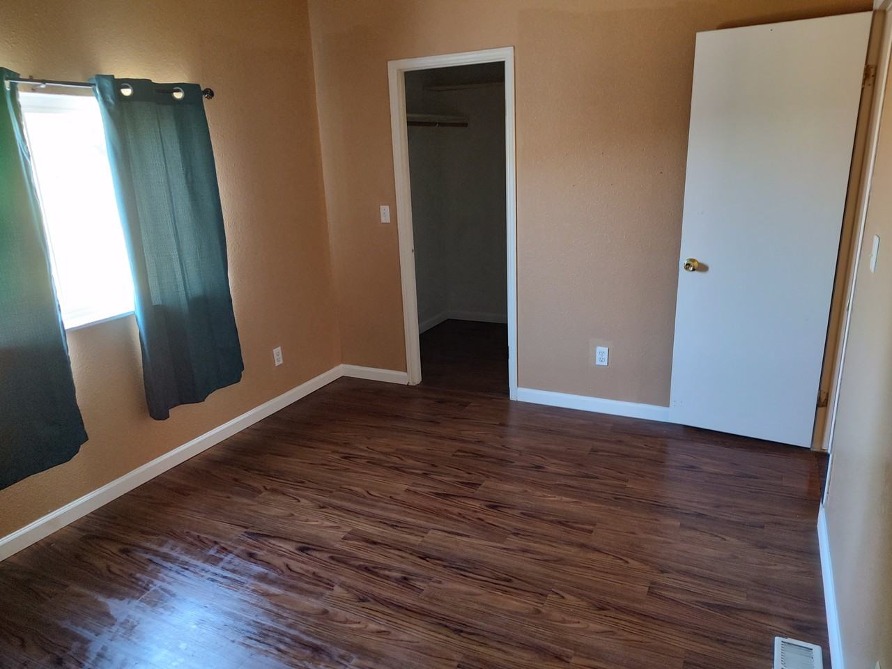 17608 Stateline Rd - Photo 6 of 10