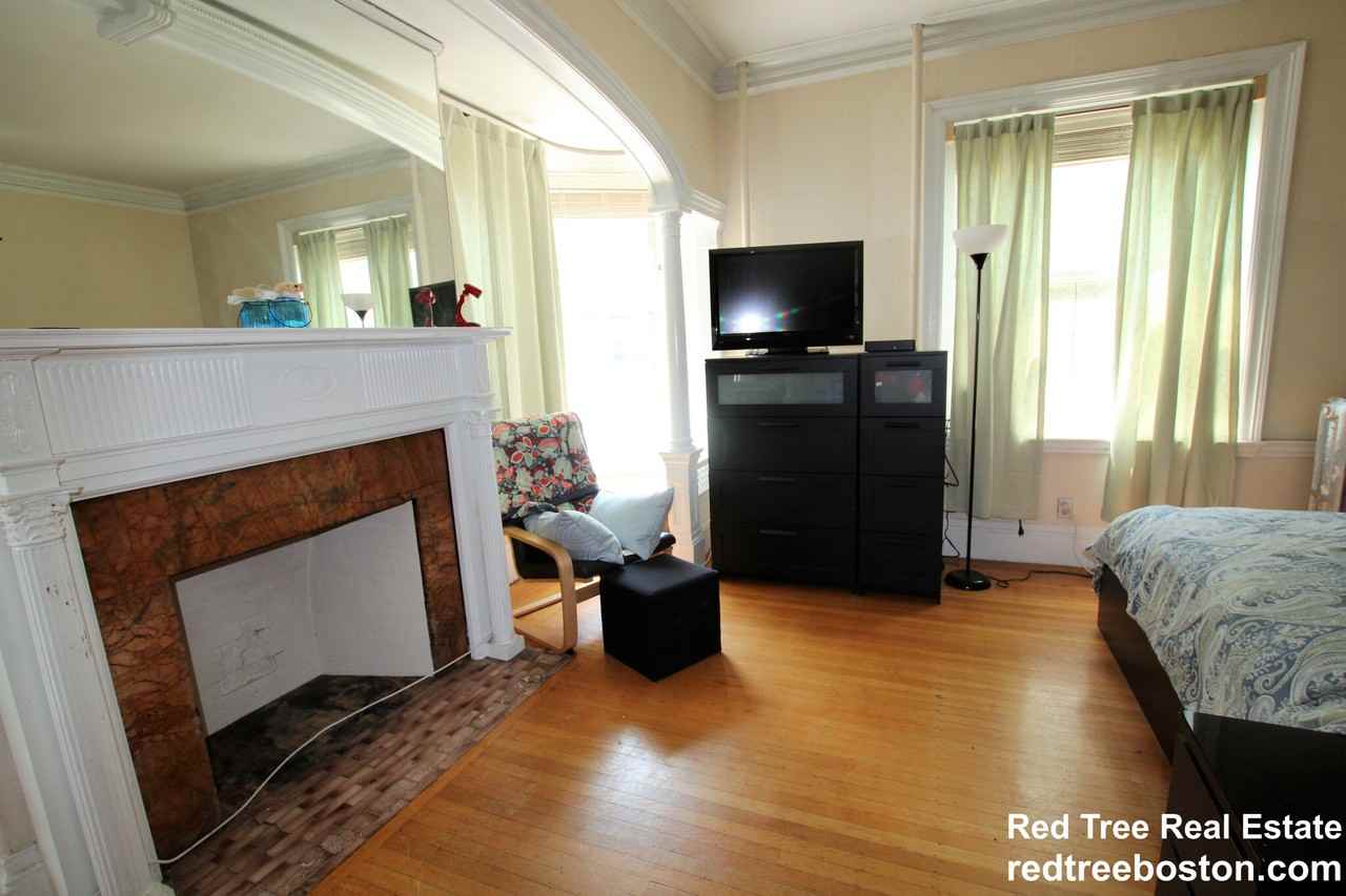 1748 Beacon St #1 - Photo 3 of 19