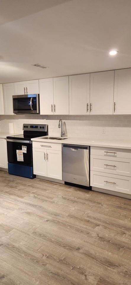 887 Sproule Cres - Photo 2 of 9