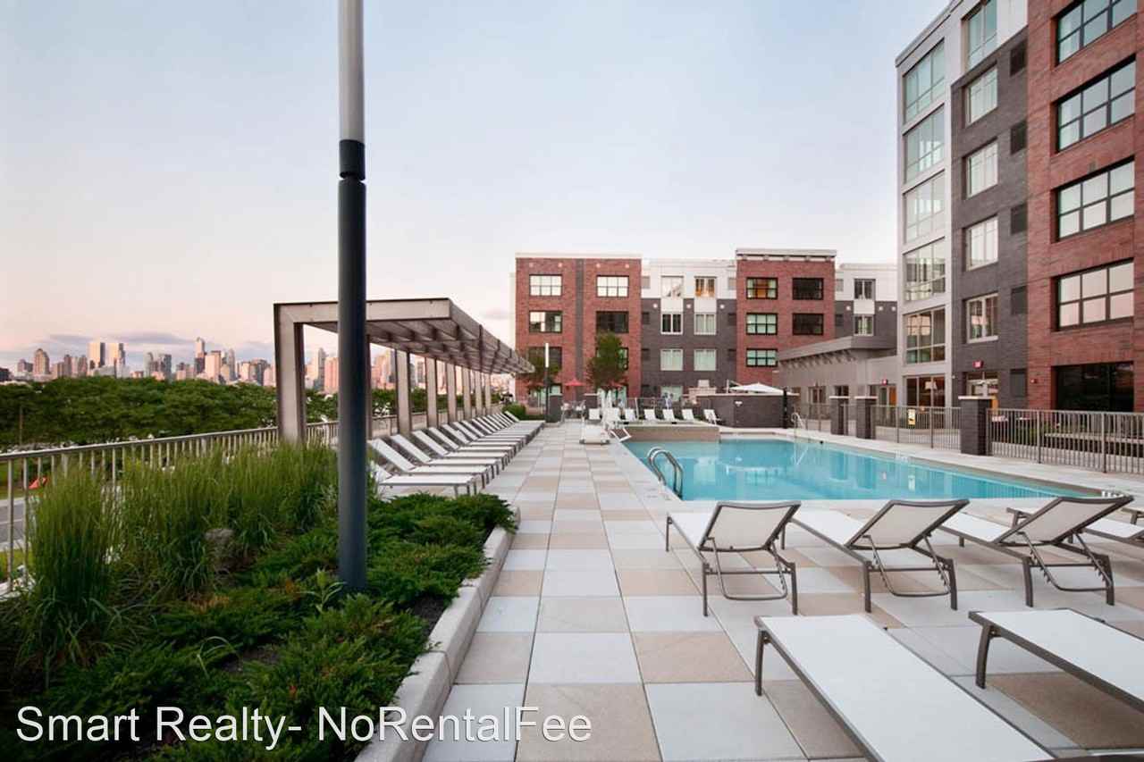 1565 Harbor Blvd - Photo 2 of 50