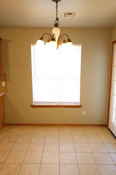 620 Eastview Drive - Photo 7 of 21