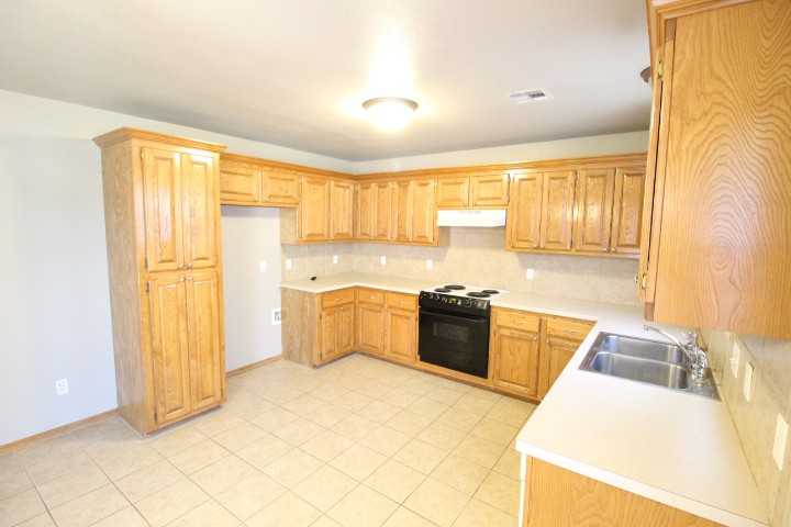 620 Eastview Drive - Photo 6 of 21