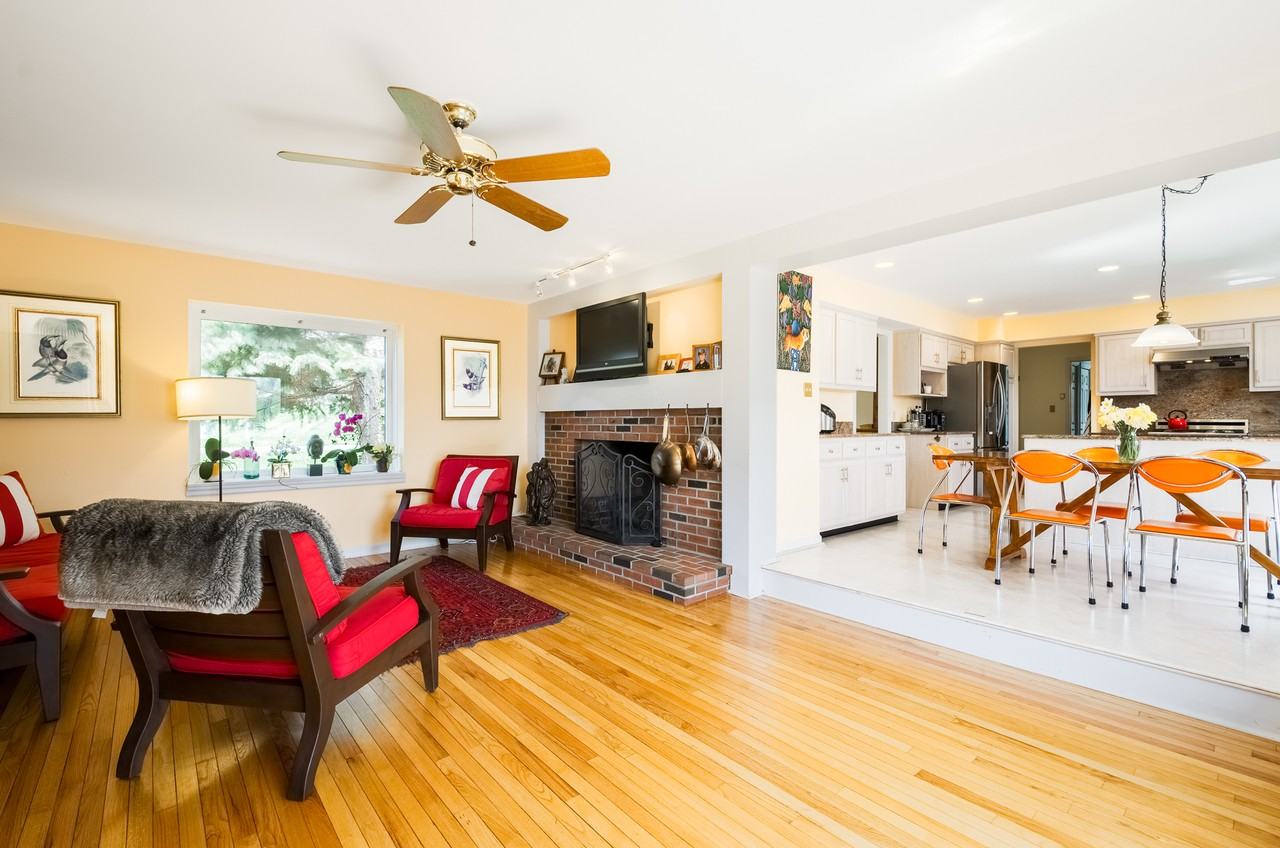 45 Hollow Rd - Photo 2 of 27