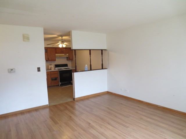 1303 Kingsbury Dr - Photo 3 of 7
