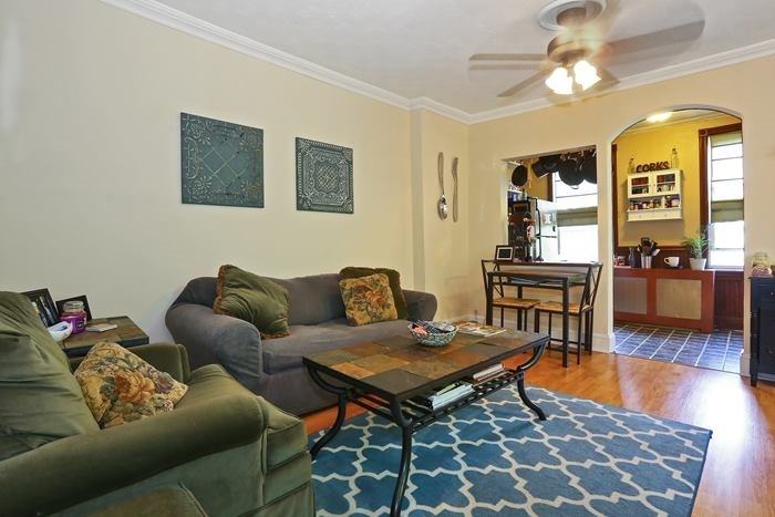 212 9th St - Photo 2 of 8