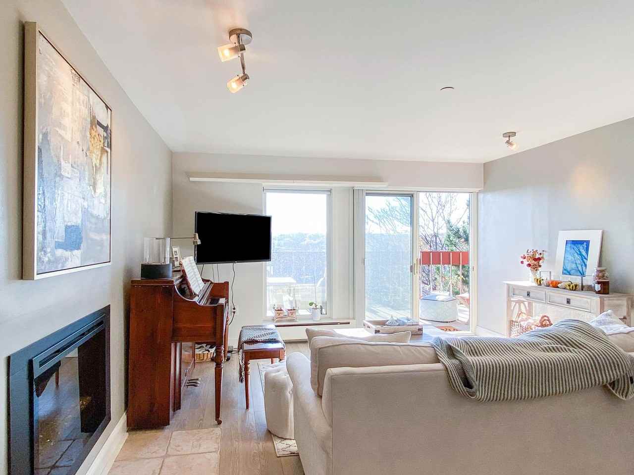 601 N Segoe Rd #404 - Photo 7 of 46