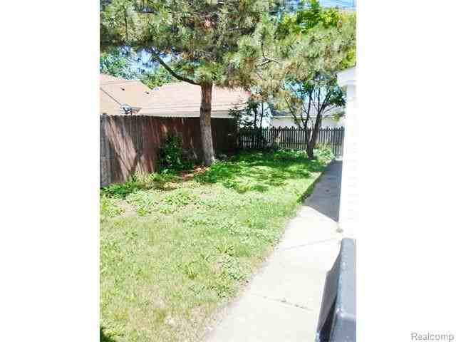 7431 Coolidge St - Photo 2 of 13